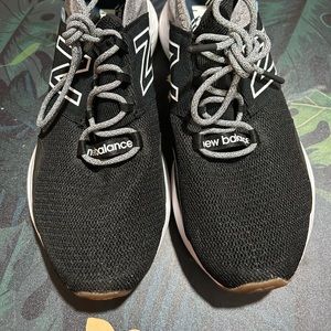 New Balance Fresh Foam woman’s sz 9.5 NWOT